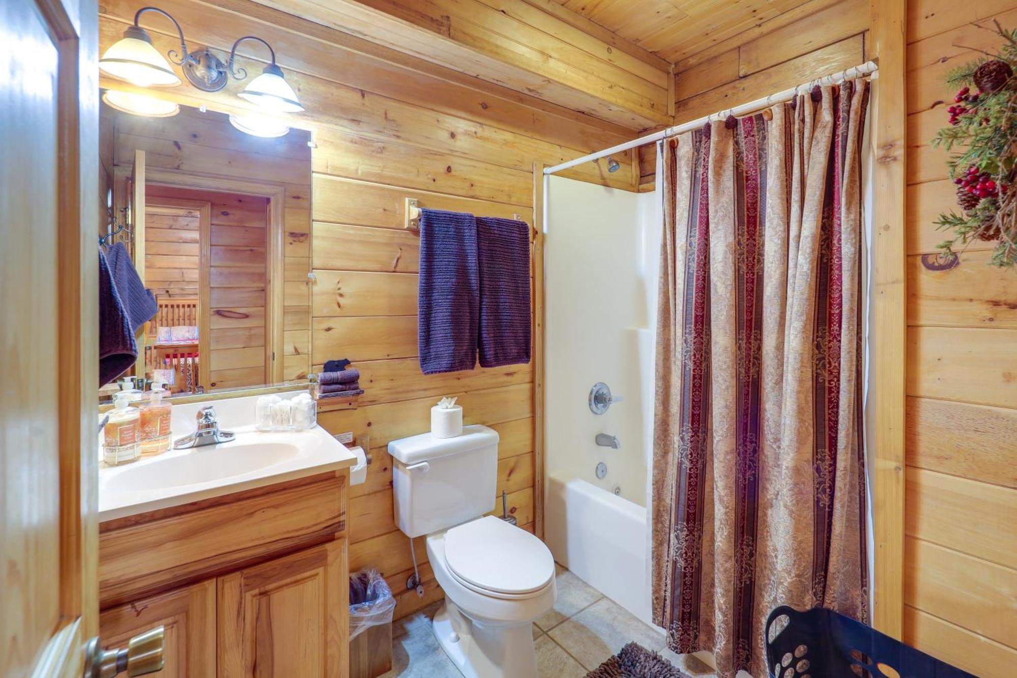 Cabin On 22 Acres With Patio - 3 Mi To Blowing Rock! Lenoir Exterior photo